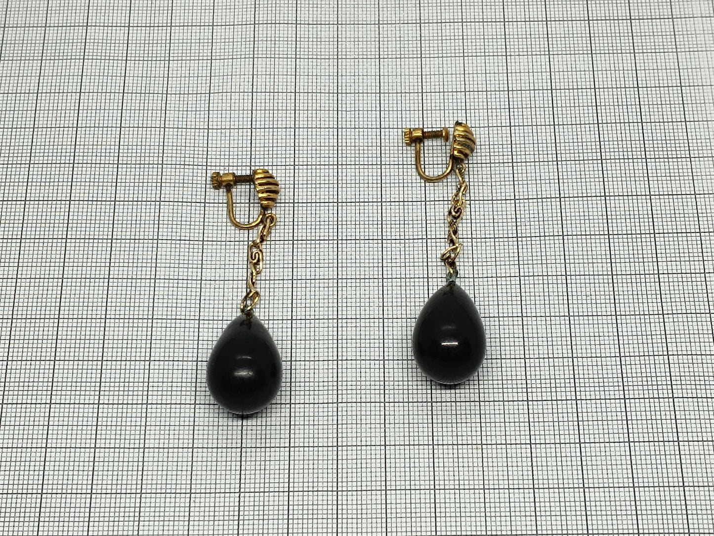 Antique Earrings With patina Black Stone __etsy:6702089598