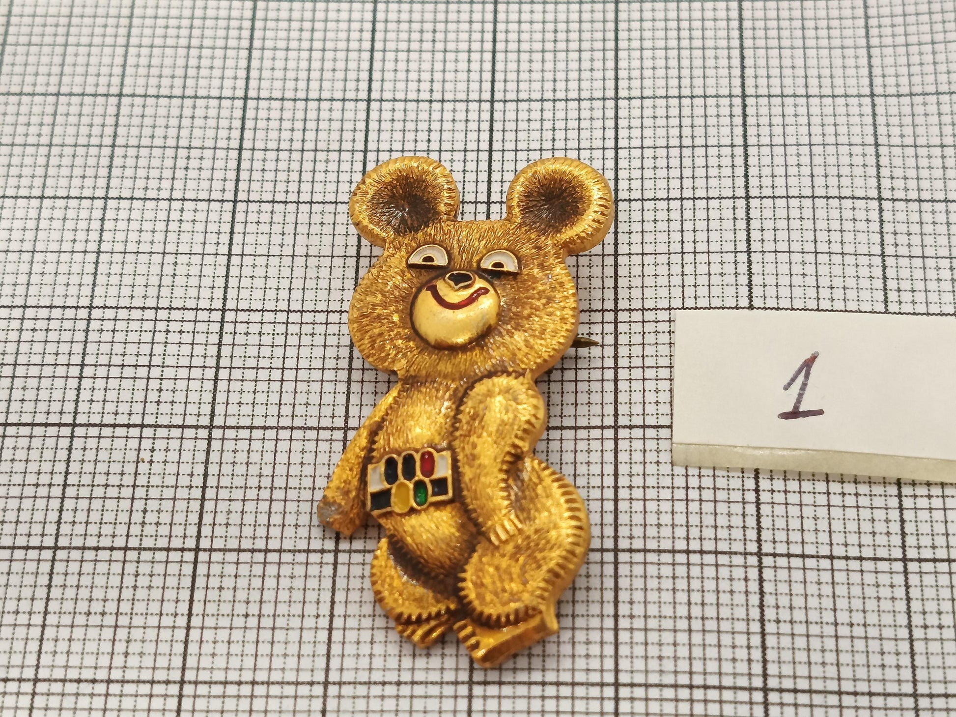 Different Pin Badge Misha 1980 Olympic games (etsy image id: 7401019487)