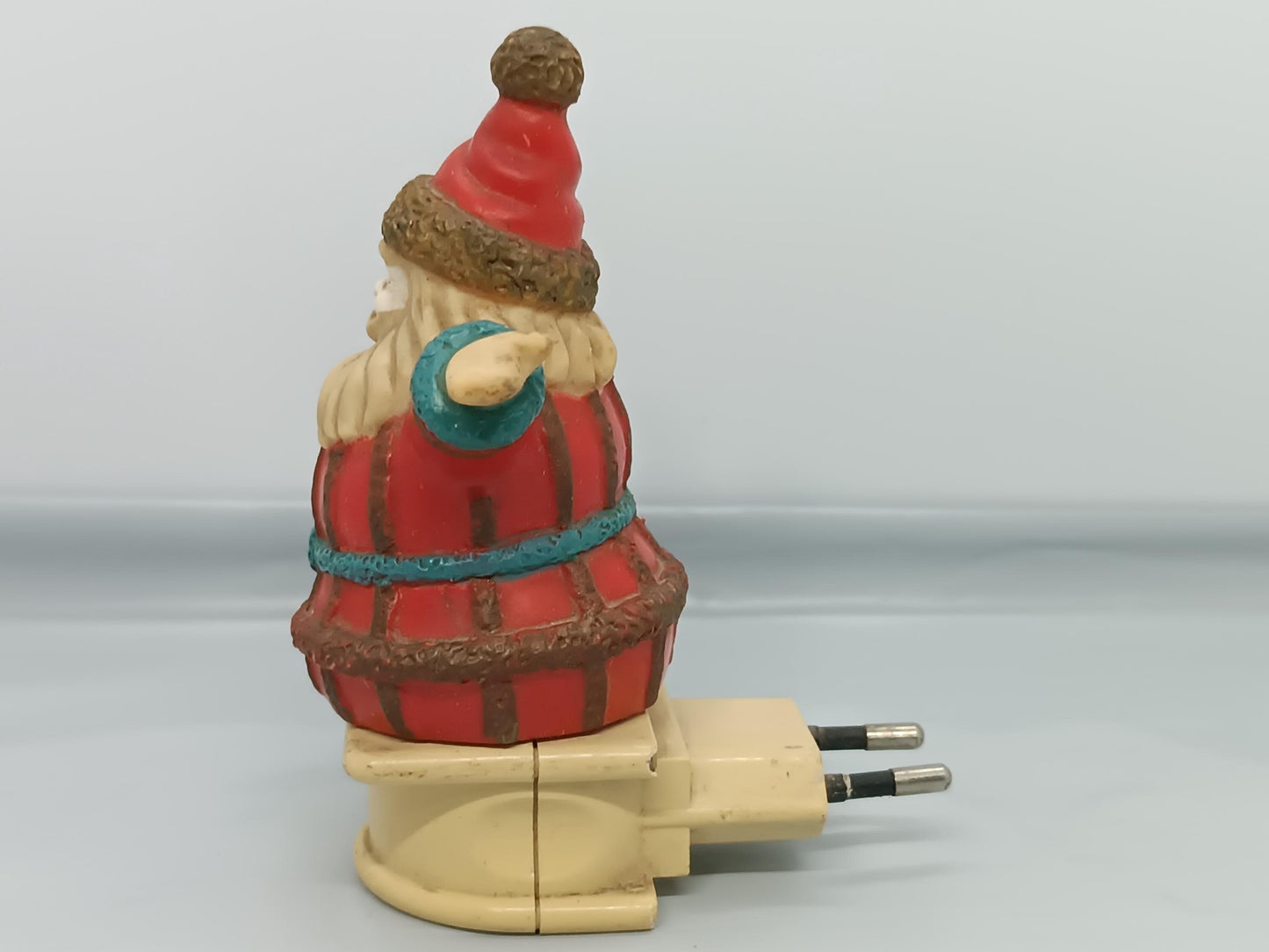 Glowing Santa Claus 220 v (etsy image id: 7122585156)