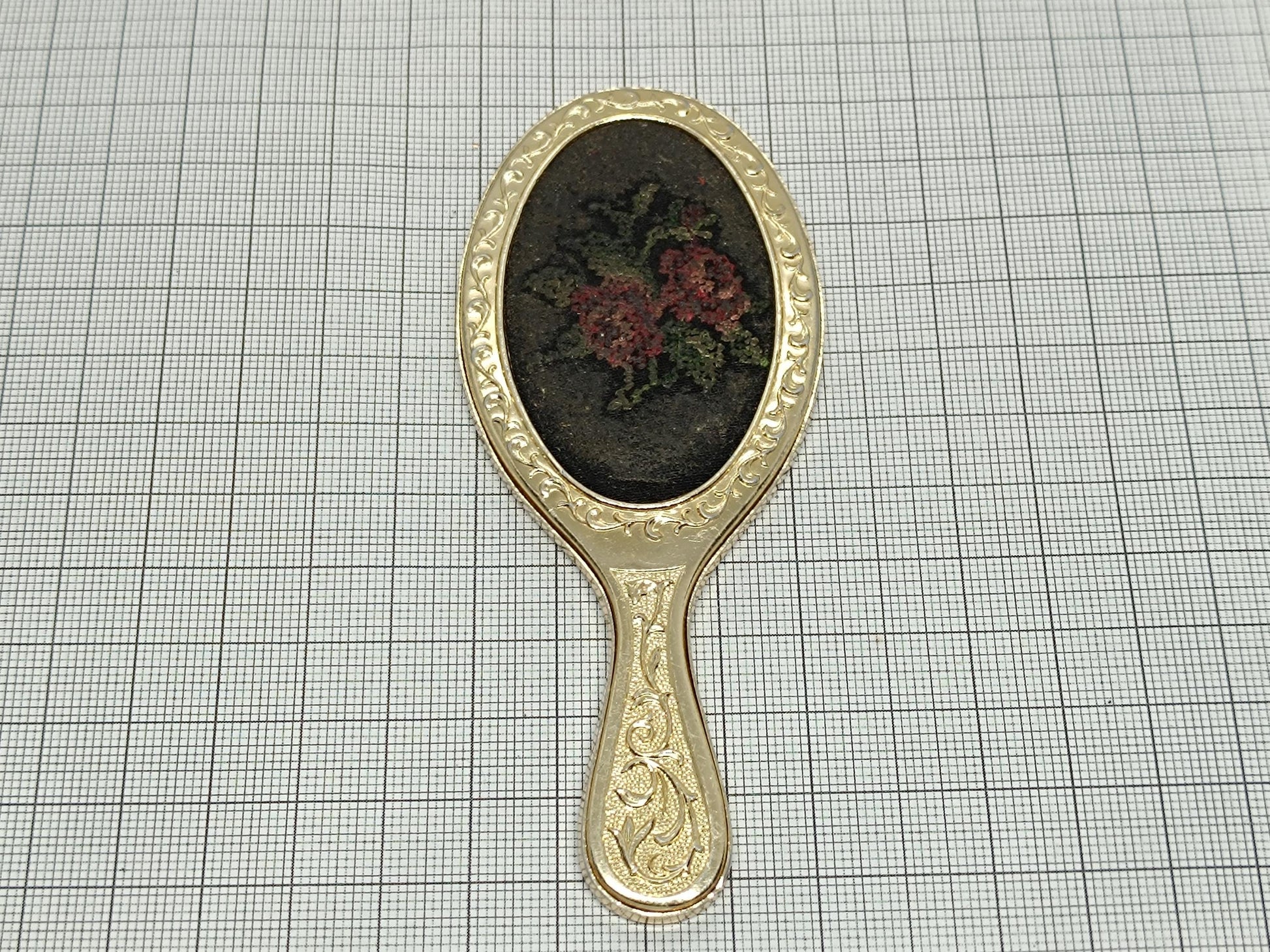 Hand mirror for doll __etsy:6702729048