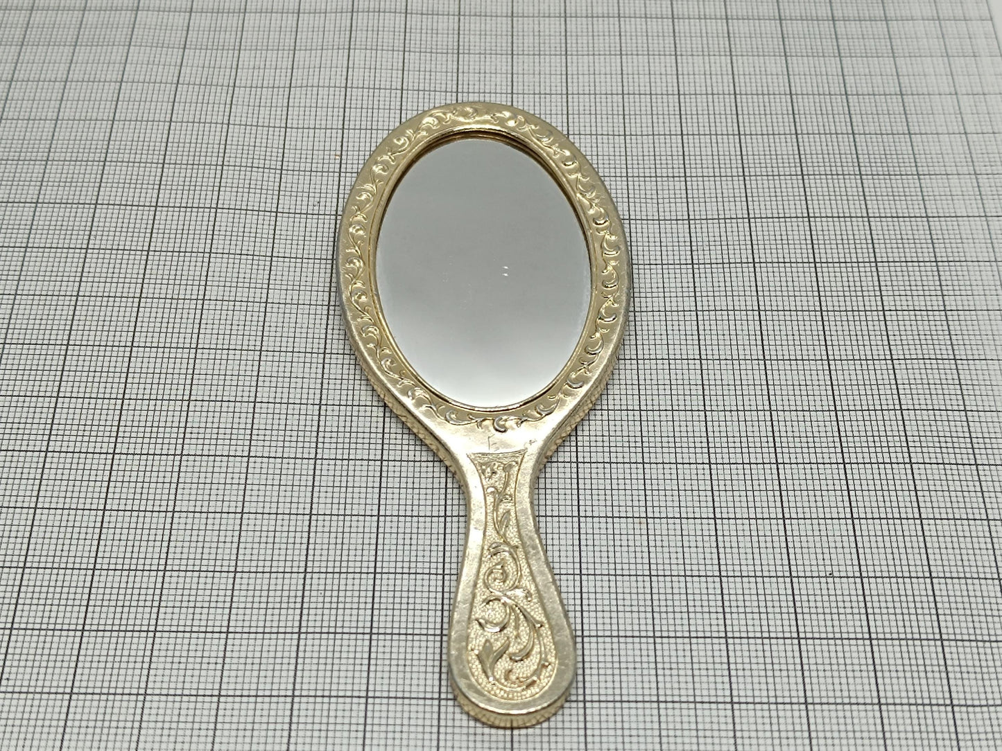 Hand mirror for doll __etsy:6750765721