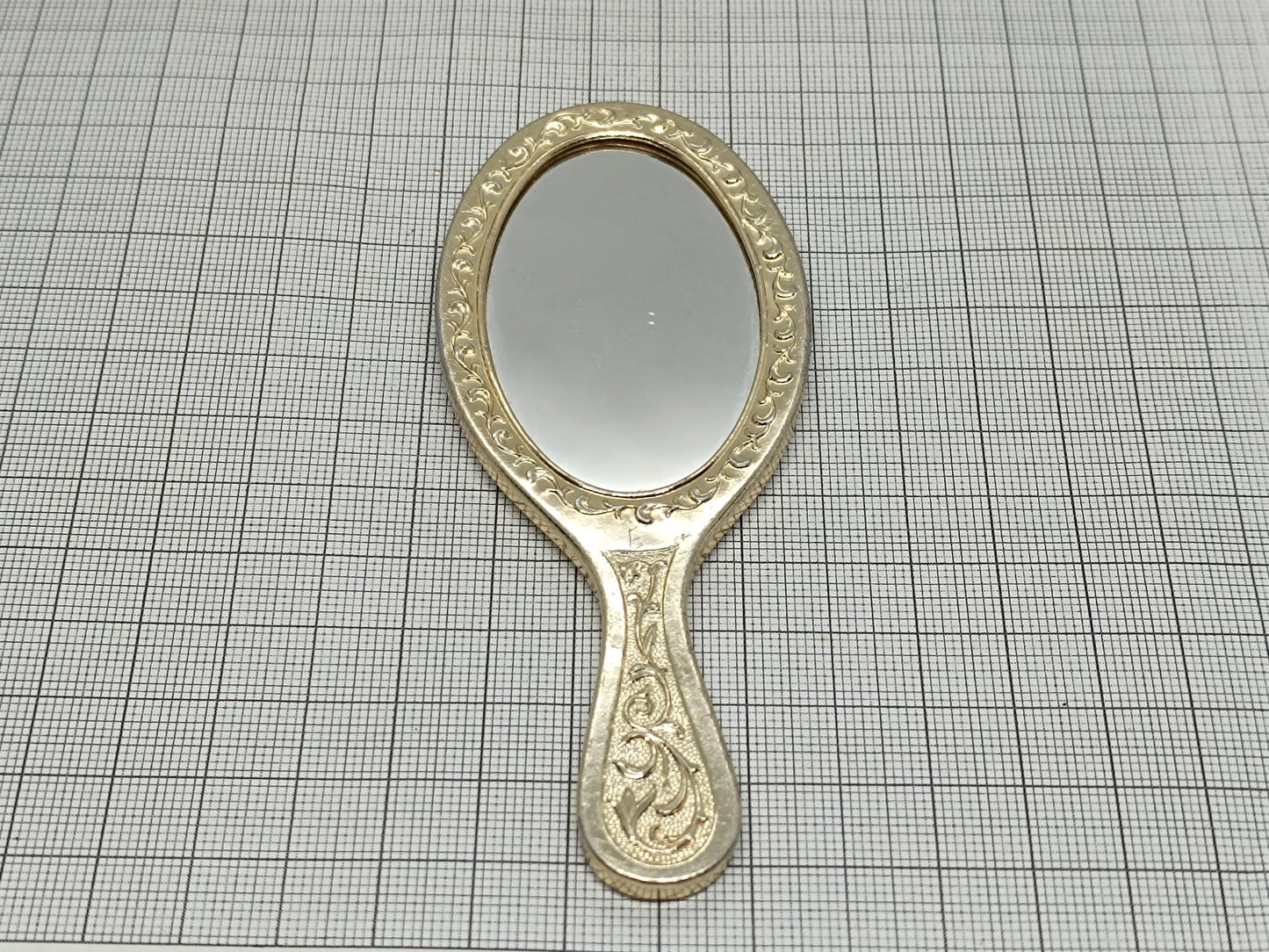 Hand mirror for doll __etsy:6750765719