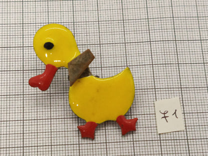 Pin Badge Duck Move Neck  #71