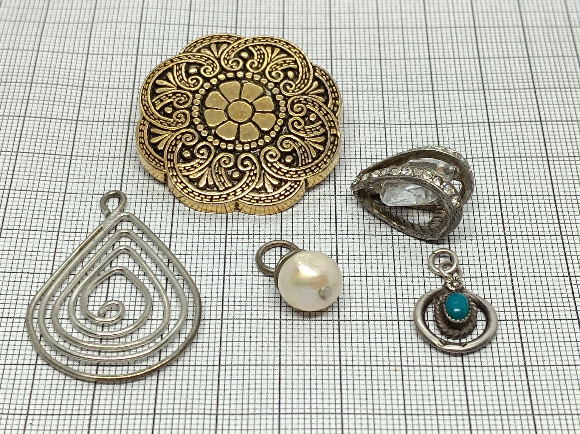 Lot of Vintage Pendants for necklace __etsy:6750175509