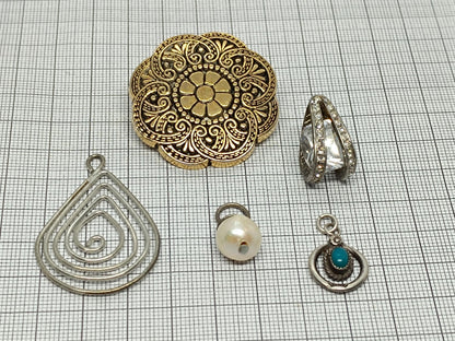 Lot of Vintage Pendants for necklace __etsy:6702141142