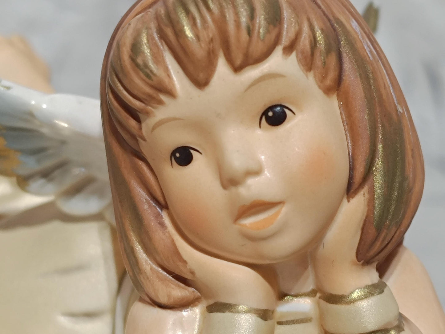Porcelain figurine Goebel angel girl with wings candle holder heart shape 44071 Rare!