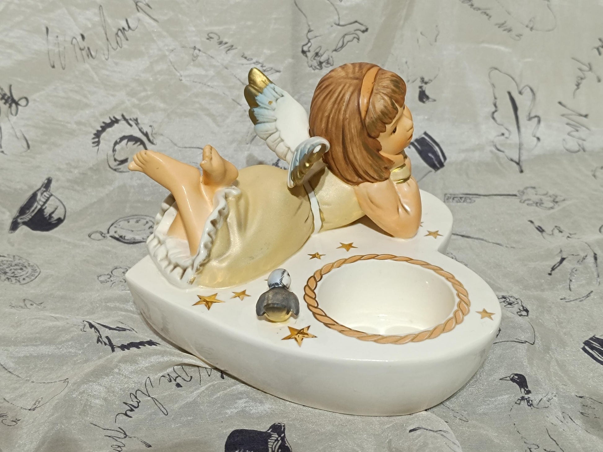 Porcelain figurine Goebel angel girl with wings candle holder heart shape 44071 Rare!