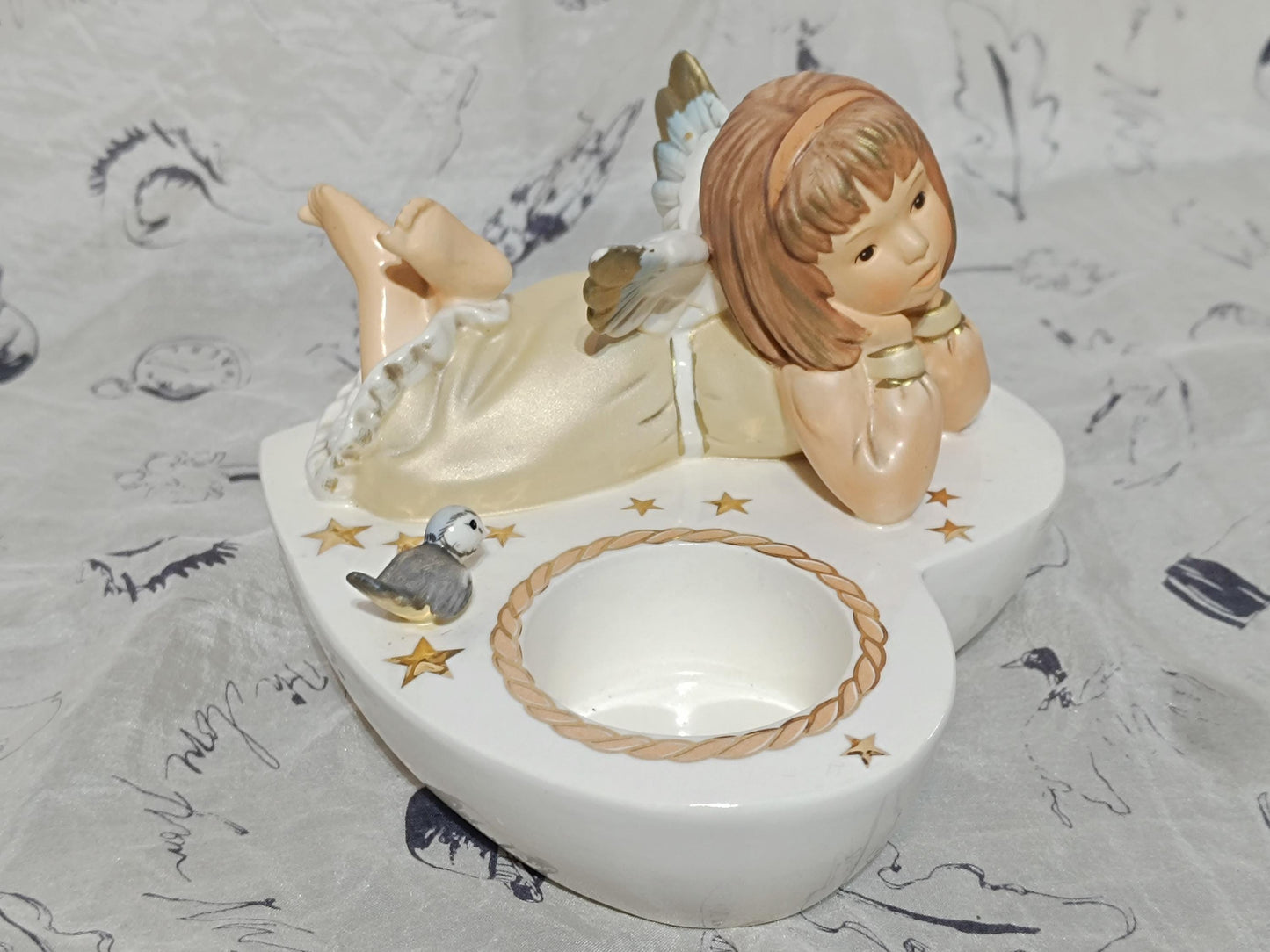 Porcelain figurine Goebel angel girl with wings candle holder heart shape 44071 Rare!