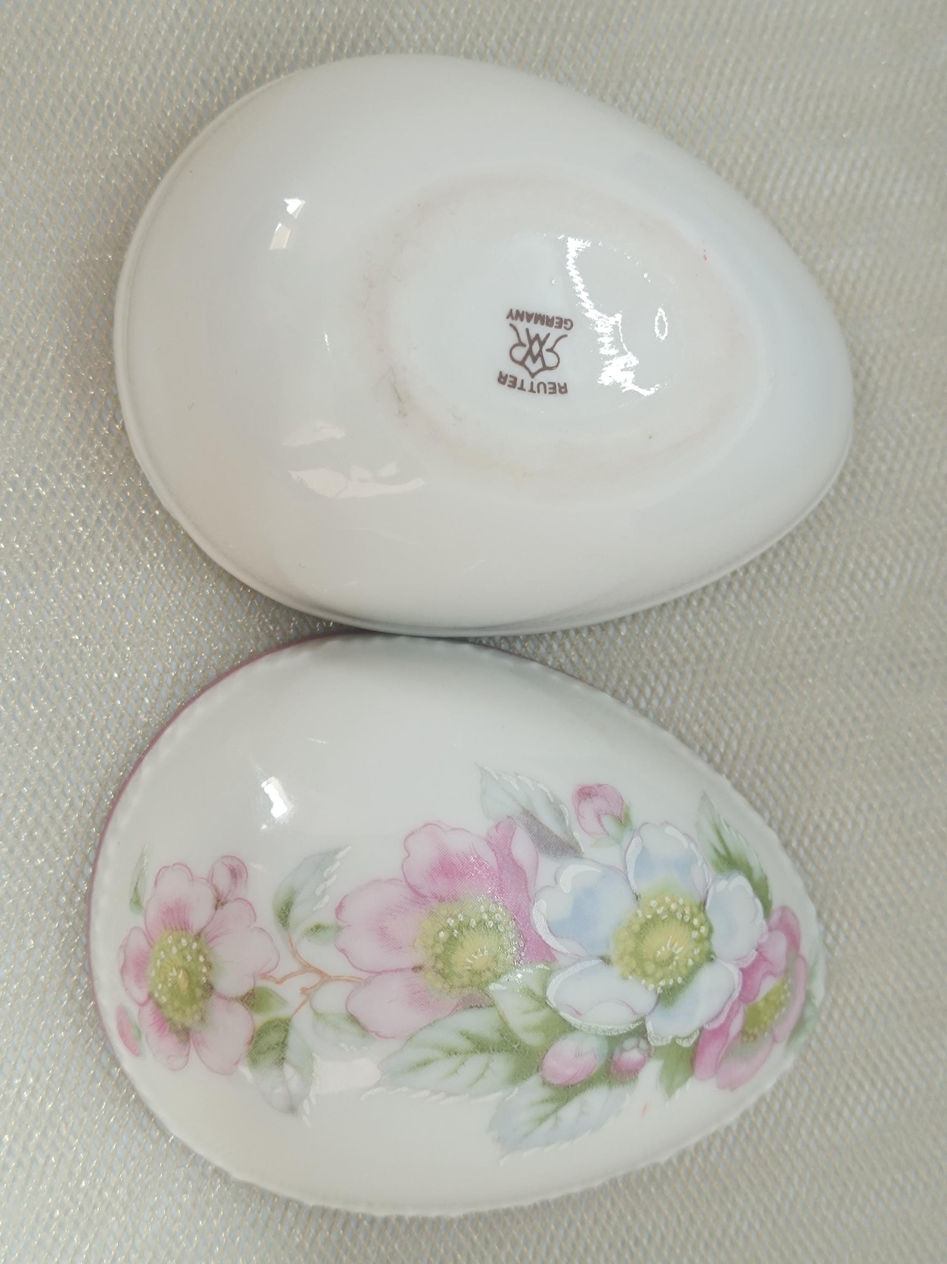 Trinket Box Form Egg Reutter Germany __etsy:7756038814