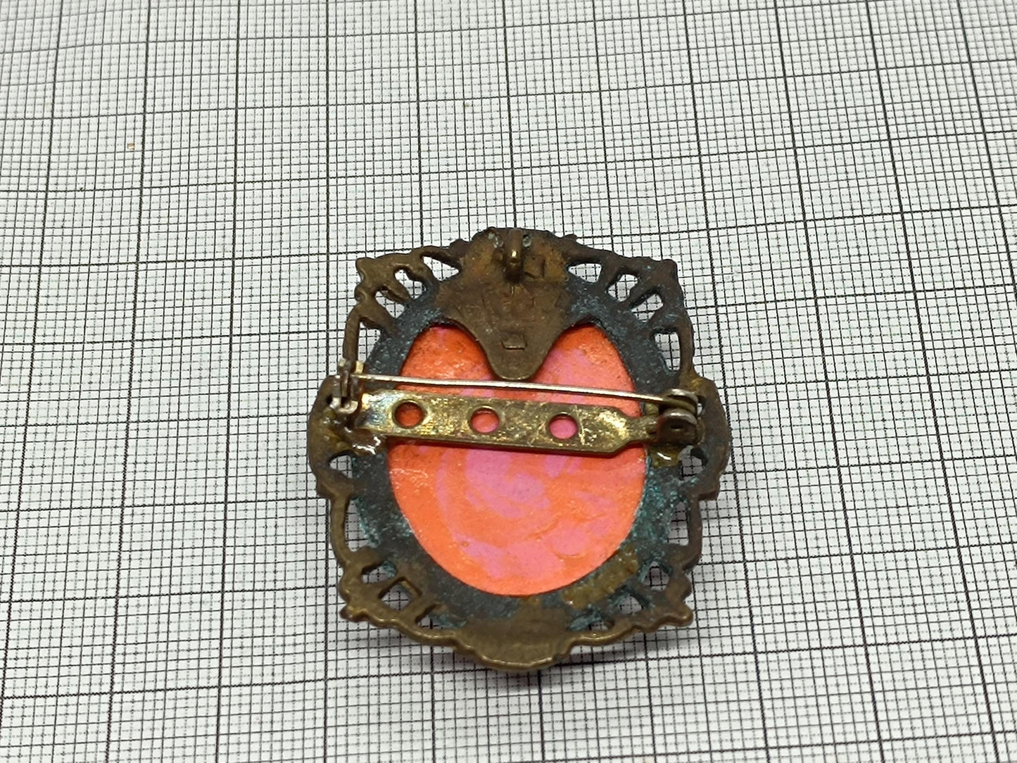 Vintage Brooch made of fabric and plastic __etsy:6702183546