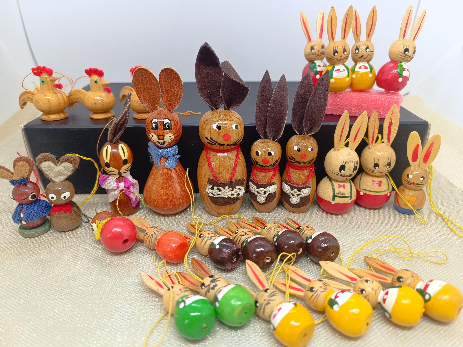 Vintage Easter wooden Ornaments Rabbit Chicken Erzgebirge (etsy image id: 7770069573)