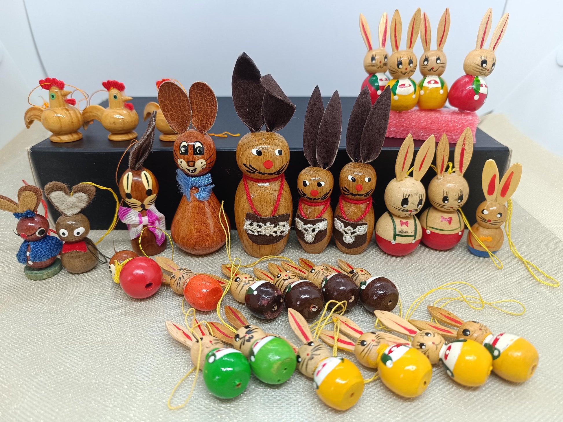 Vintage Easter wooden Ornaments Rabbit Chicken Erzgebirge (etsy image id: 7722124716)