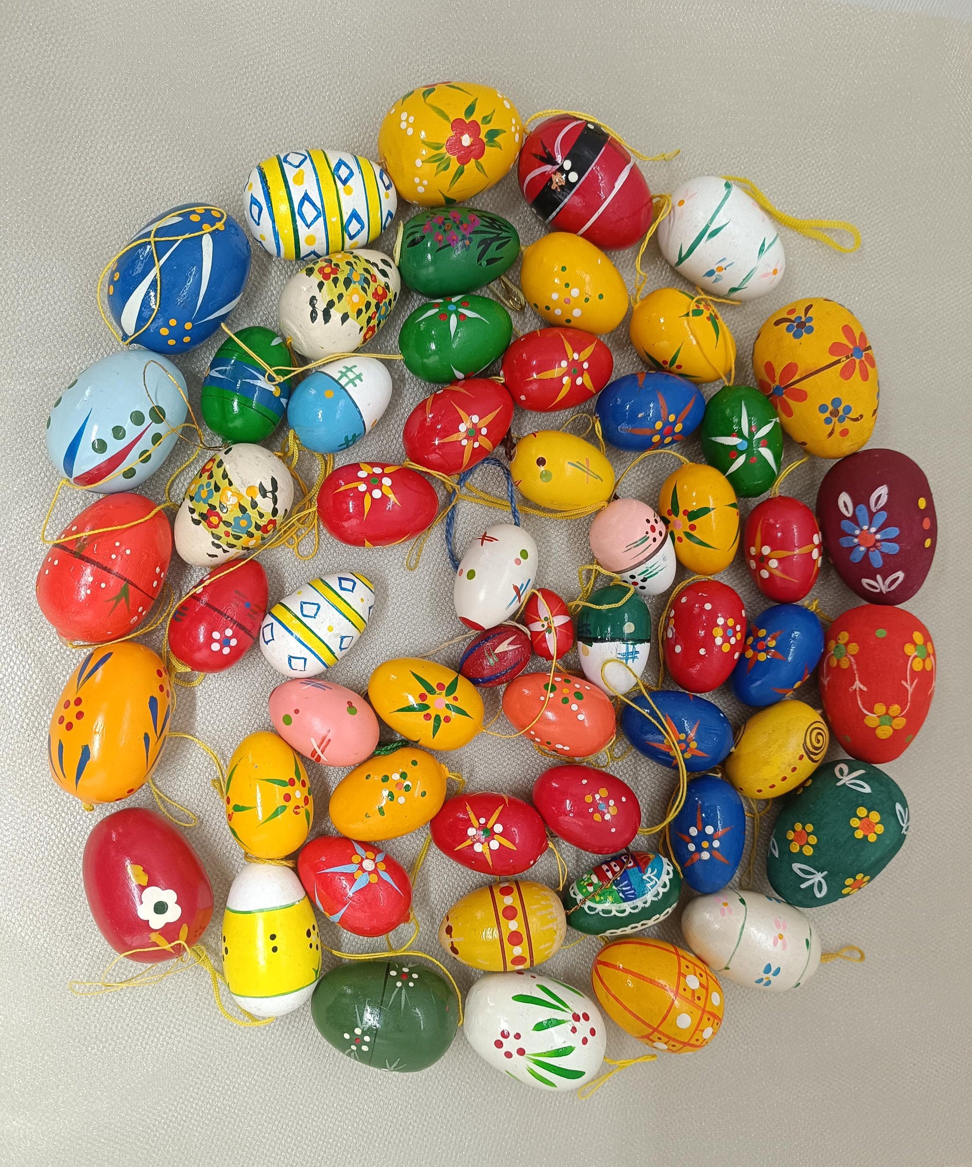 55 Vintage Easter wooden Small Eggs (etsy image id: 7722095764)