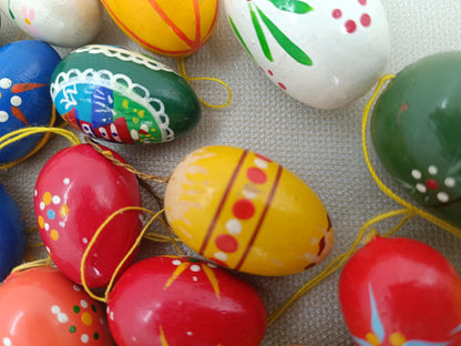 55 Vintage Easter wooden Small Eggs (etsy image id: 7770016789)