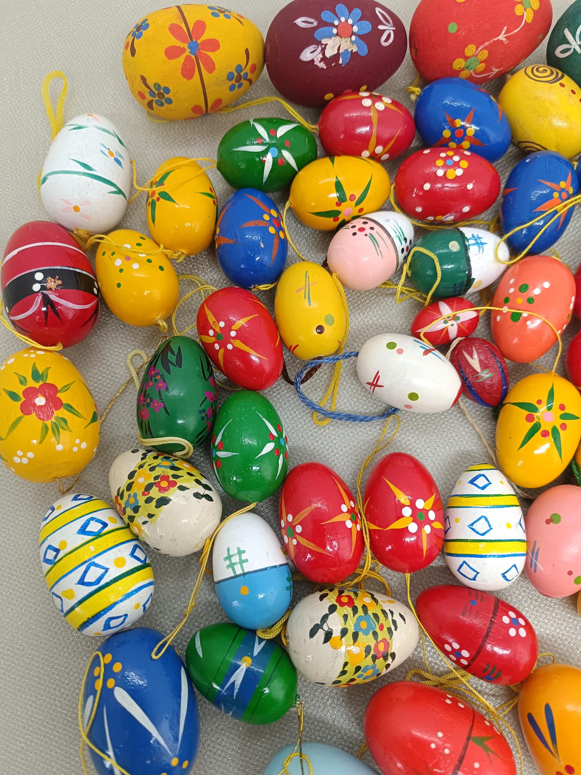 55 Vintage Easter wooden Small Eggs (etsy image id: 7722072196)