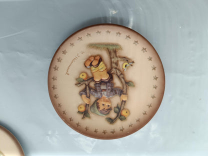 Vintage Goebel Hummel 4 Plate __etsy:7116004324