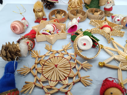 Vintage Lot of Wooden Christmas Ornaments Hand Made (etsy image id: 7122008566)