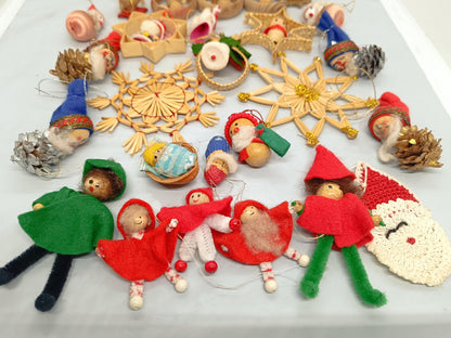 Vintage Lot of Wooden Christmas Ornaments Hand Made (etsy image id: 7122008598)