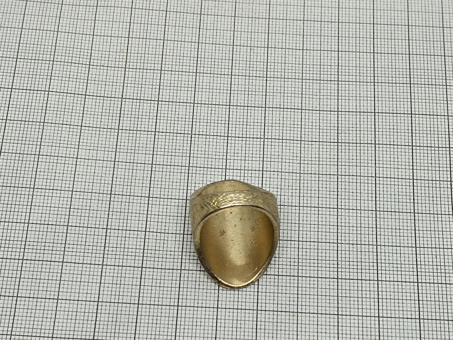 Vintage Ring gold colour size 8 __etsy:6702541308