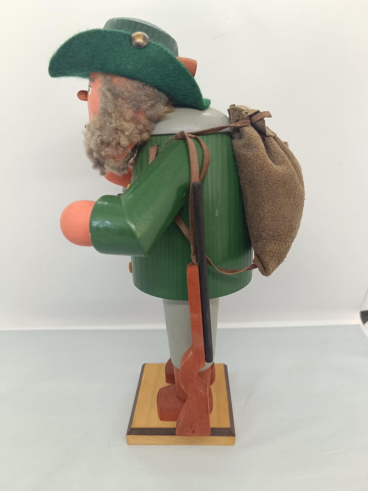 Vintage Wooden Erzgebirge Incense Smoker Hunter Raucher 25 cm