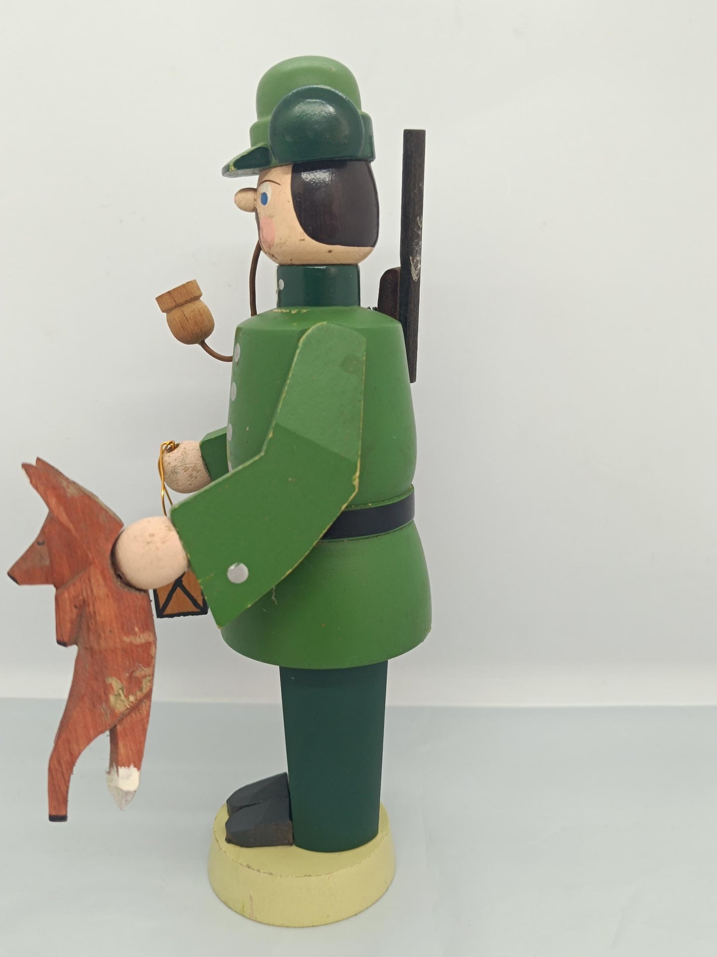 Vintage Wooden Erzgebirge Incense Smoker Raucher Hunter Seiffener Volkskunst 18 cm