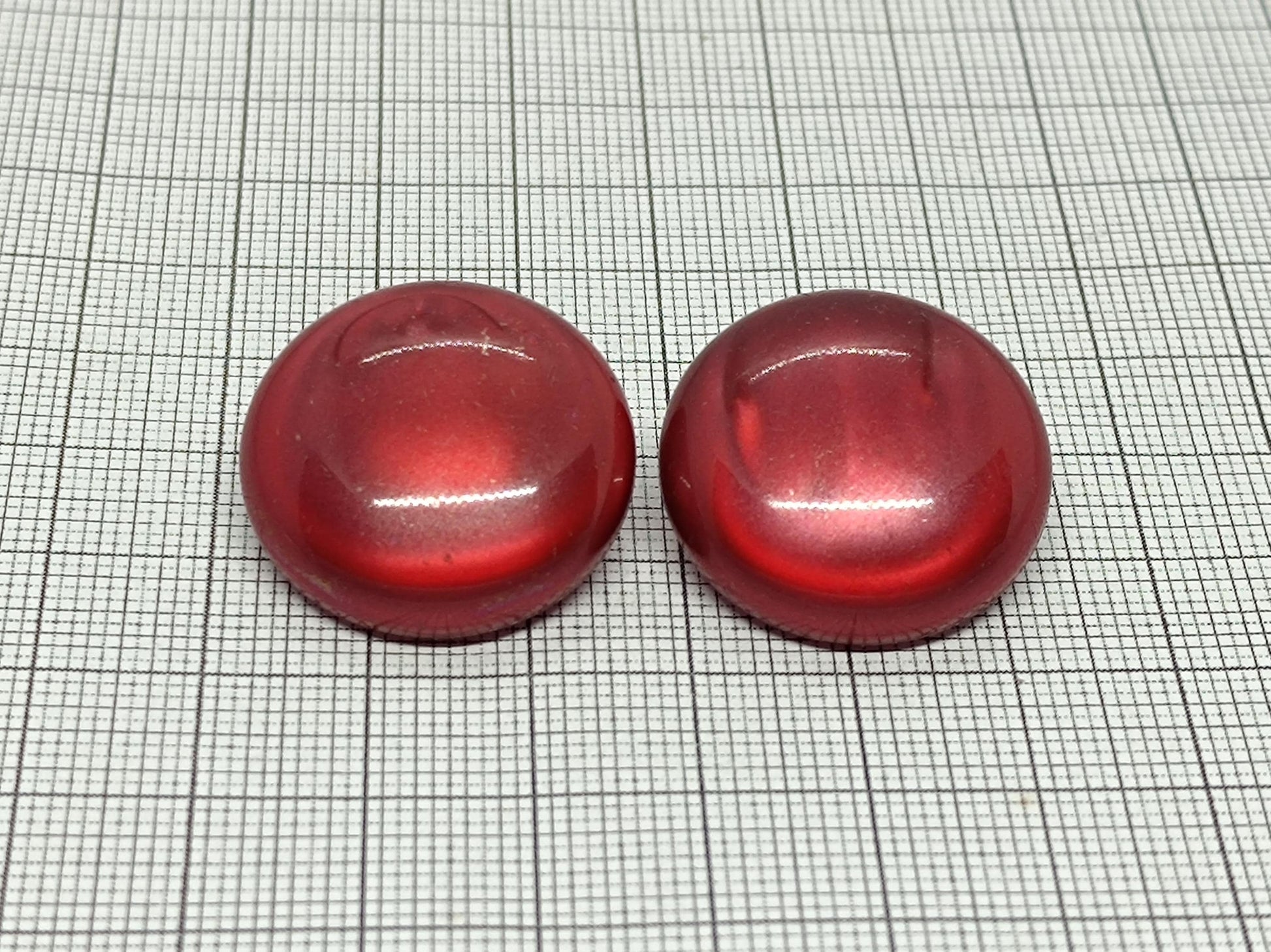 Vintage clip earrings red round __etsy:6702114990
