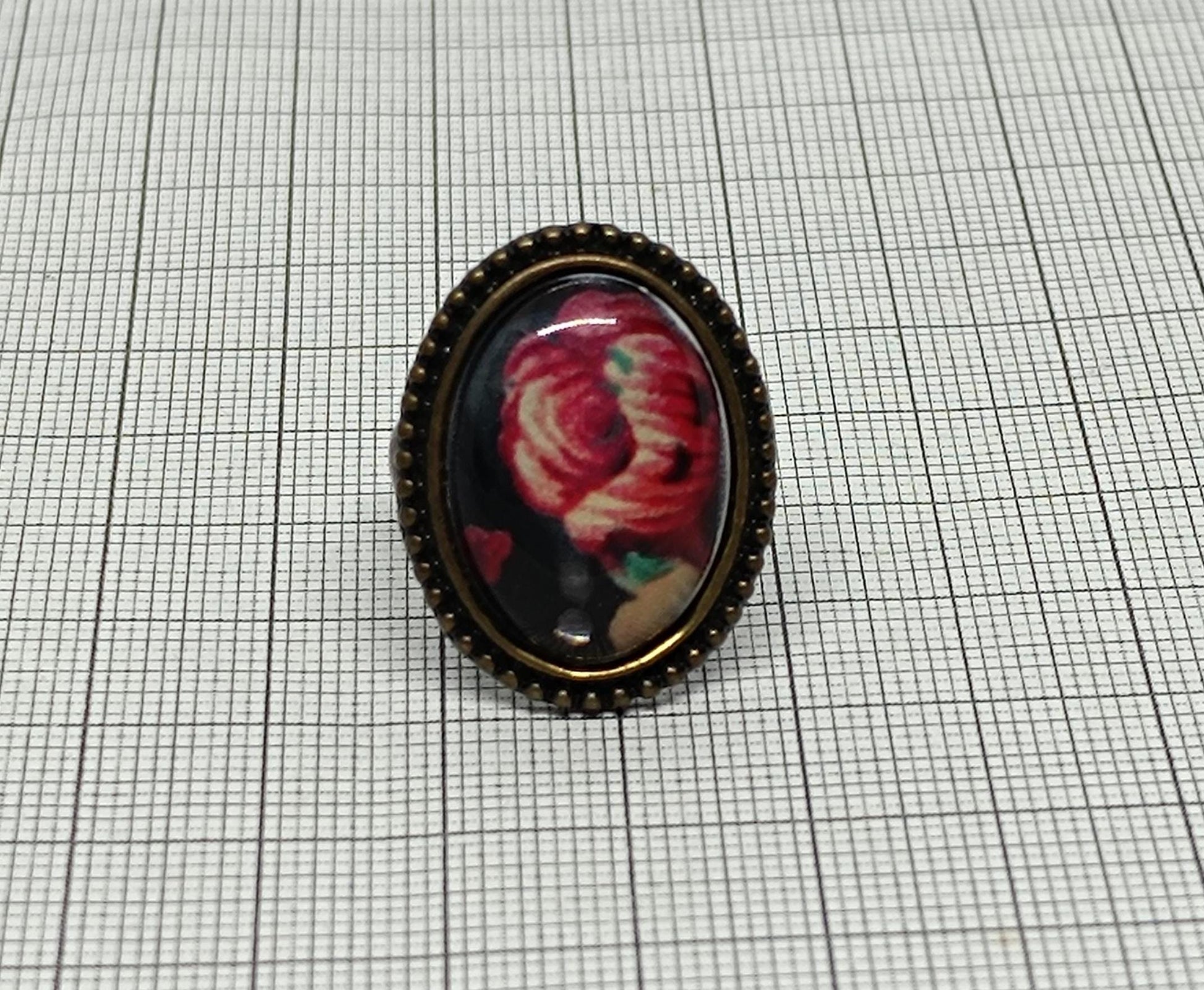 Vintage red flower Ring size 6 __etsy:6750650931
