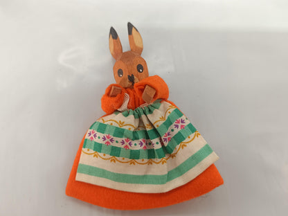 Vtg Ostern Rabbits Wood and Fabric __etsy:7810232539