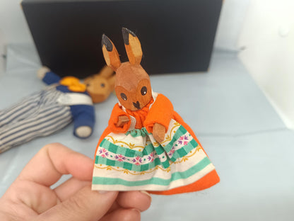 Vtg Ostern Rabbits Wood and Fabric __etsy:7762286382