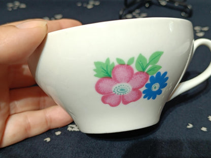 Vintage Dulevo Russian Set Flowers