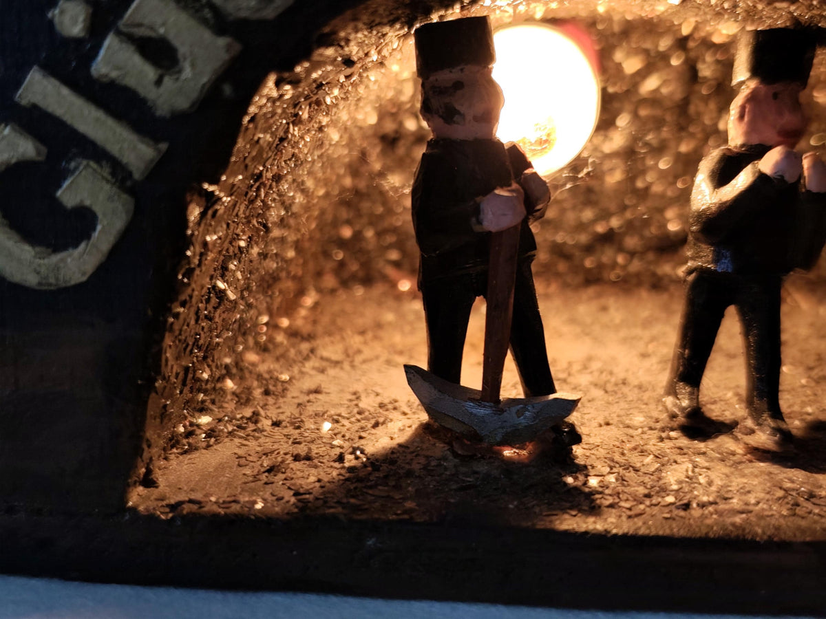 Wooden Erzgebirge Miner Gluck Auf Lamp