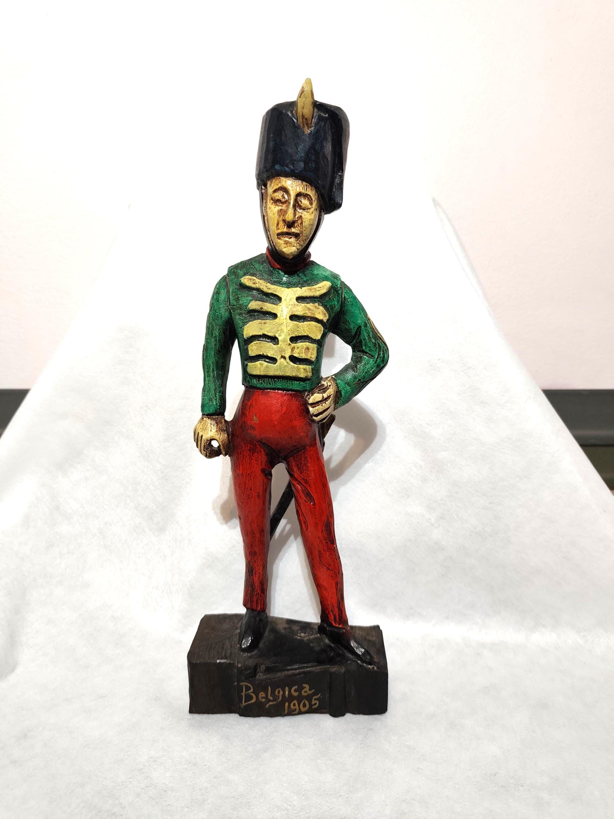 Оld Wooden Figure Belgica 1905 cracked or broken